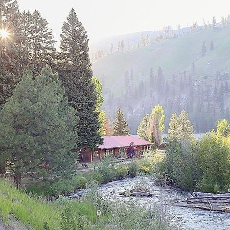 Southfork Lodge - Riverside Inn Lowman ภายนอก รูปภาพ