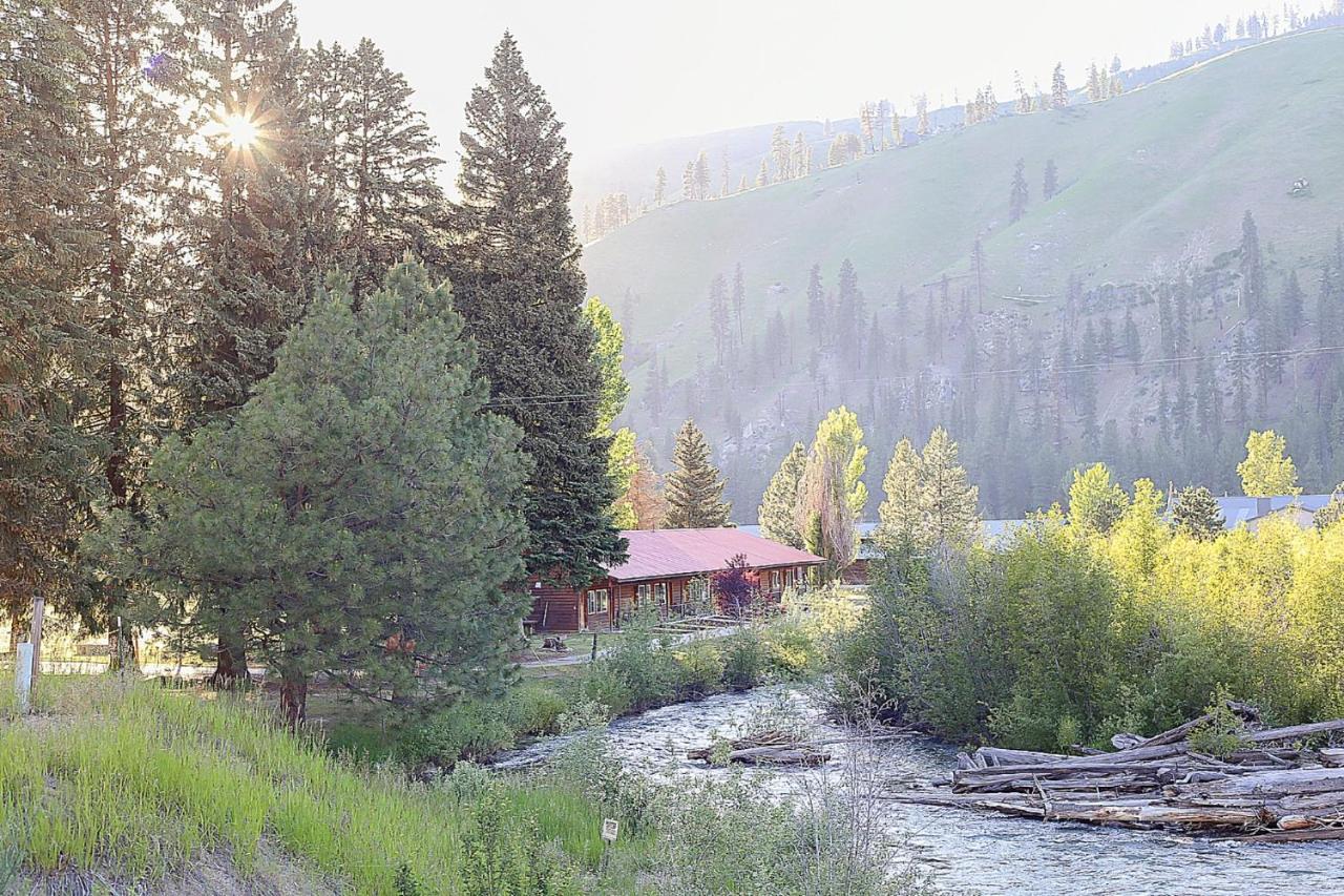 Southfork Lodge - Riverside Inn Lowman ภายนอก รูปภาพ